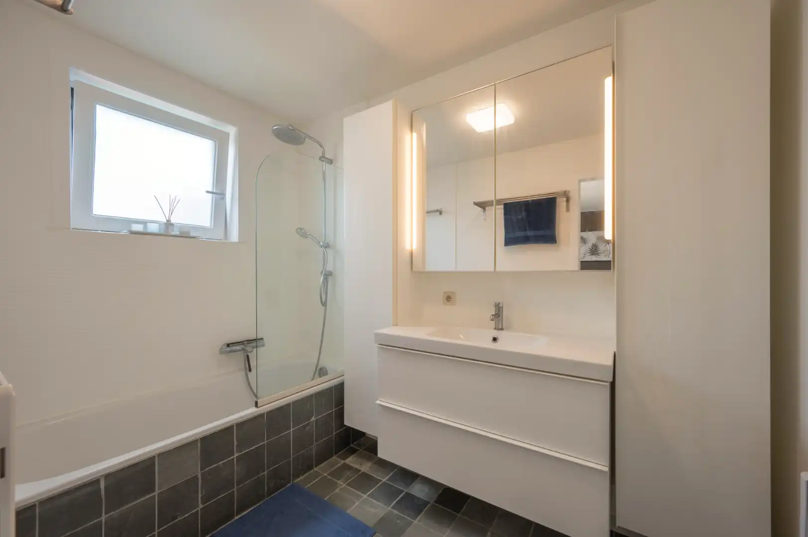 Instapklaar appartement op wandelafstand van zee foto 15