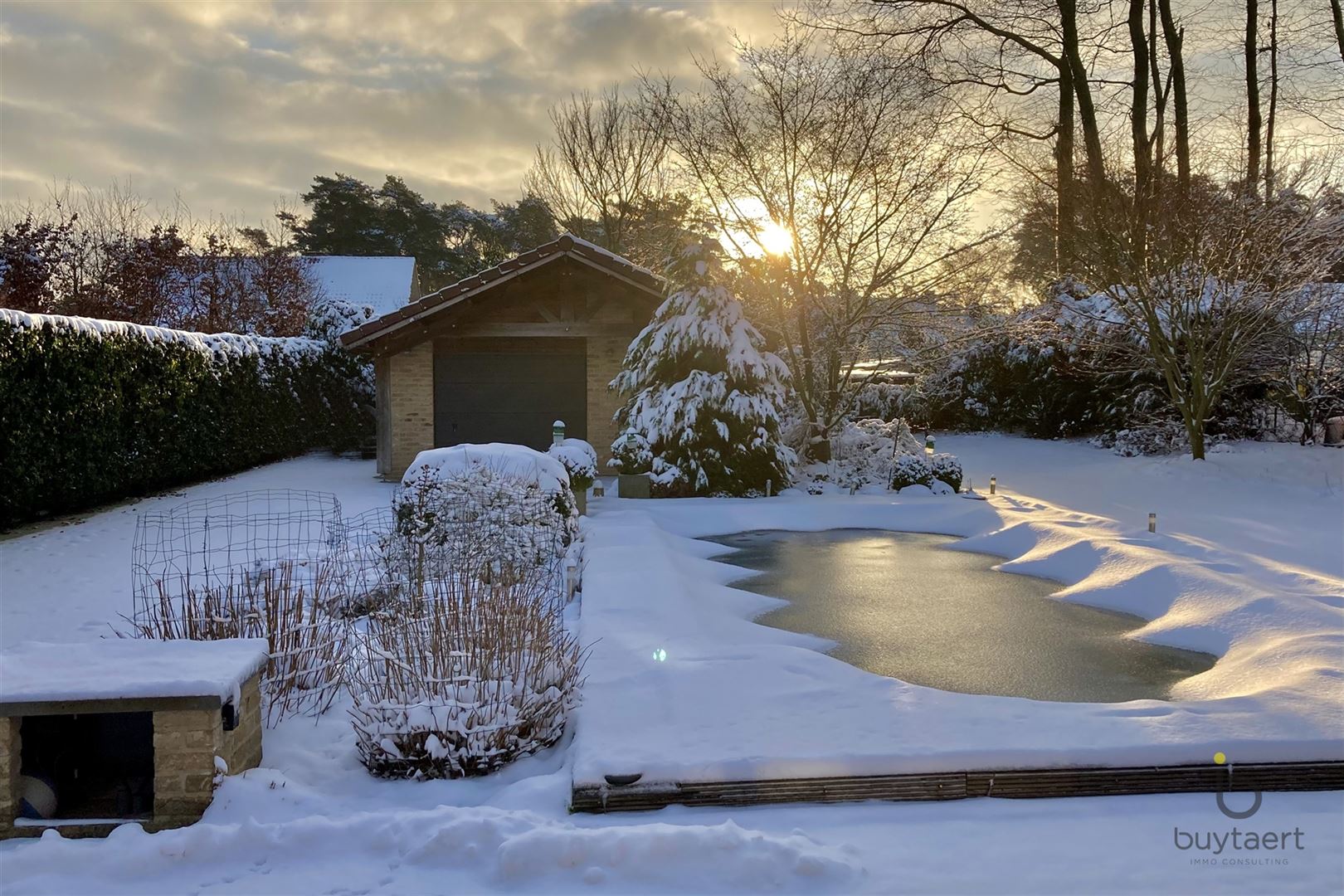 RUIMTE, RUST EN ONTSPANNING: MODERNE VILLA MET ZWEMBAD, SAUNA EN JACUZZI foto 46