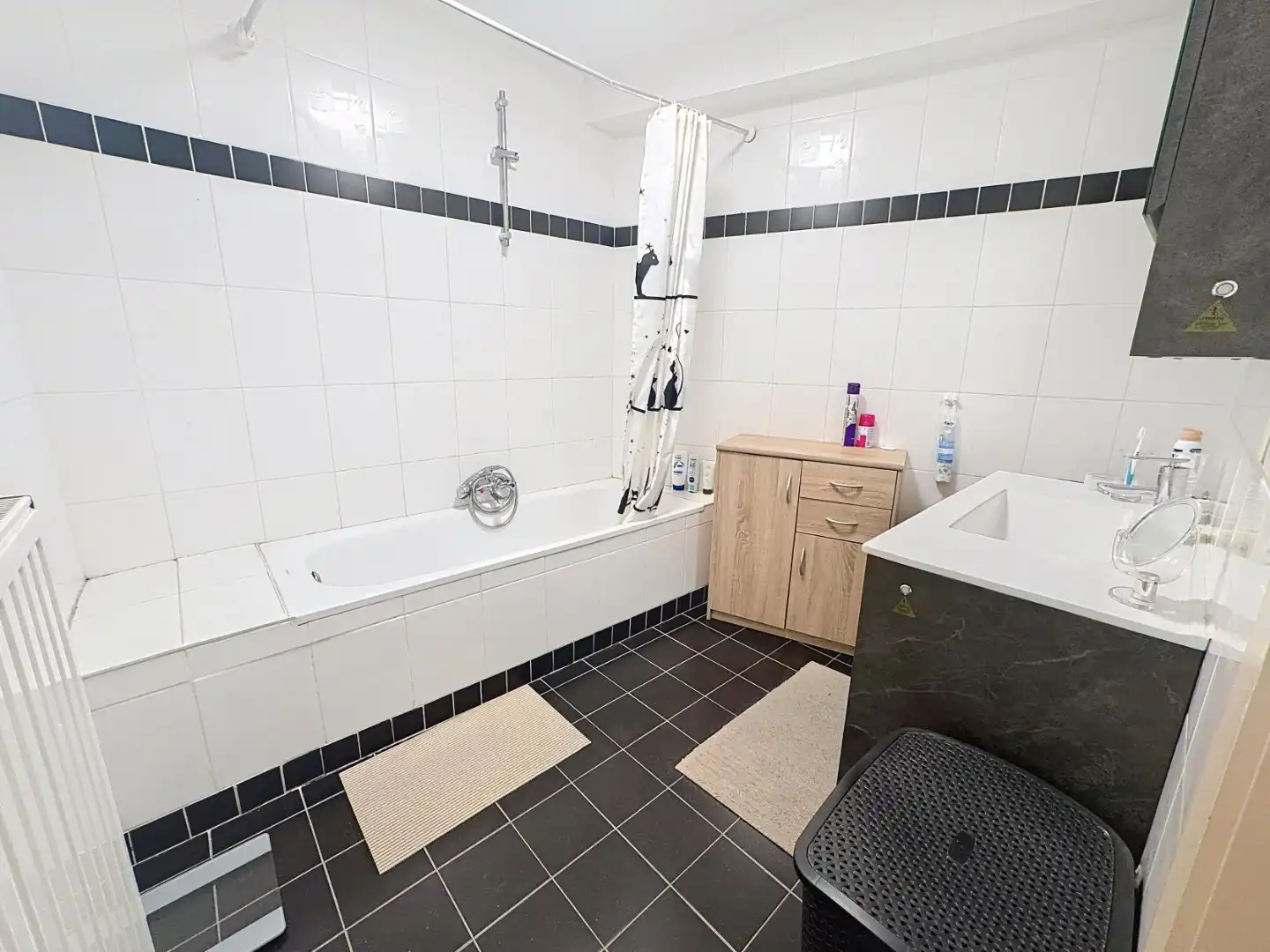 Recent en centraal gelegen appartement met garage foto 11