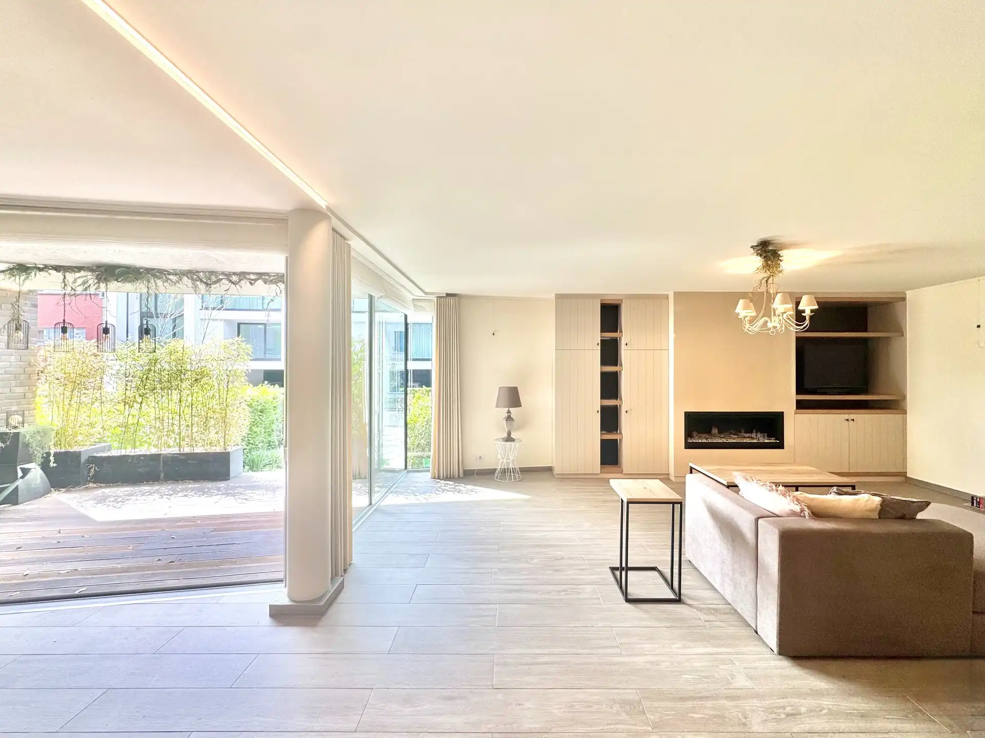 RUIM APPARTEMENT | OVERDEKTE AUTOSTAANPLAATS |TUIN | TERRAS | 130 M² foto 6