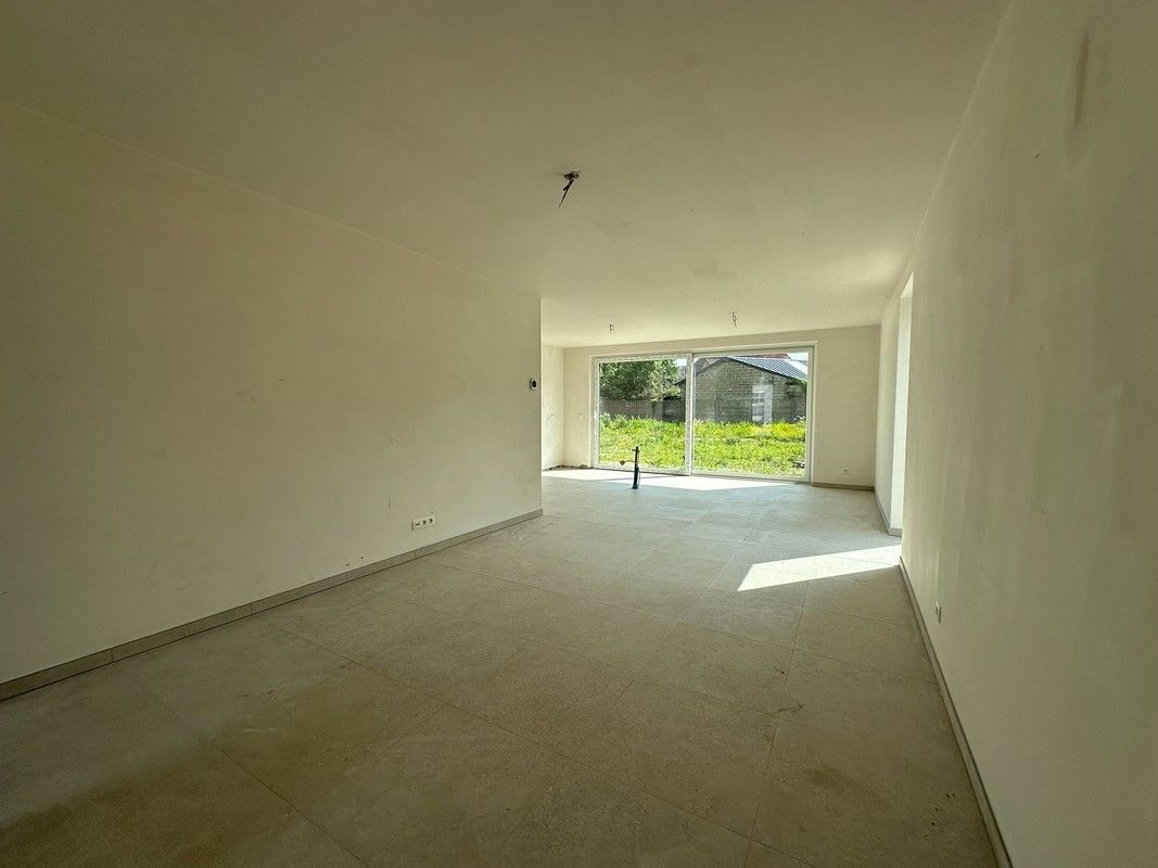 Hectaar bouwt twee ruime halfopen woningen te Serskamp foto 3