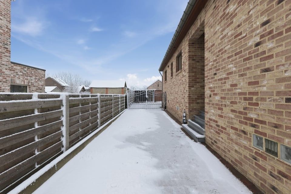 CHARMANTE OPEN BEBOUWING OP EEN TOPLOCATIE IN SINT-TRUIDEN foto 33