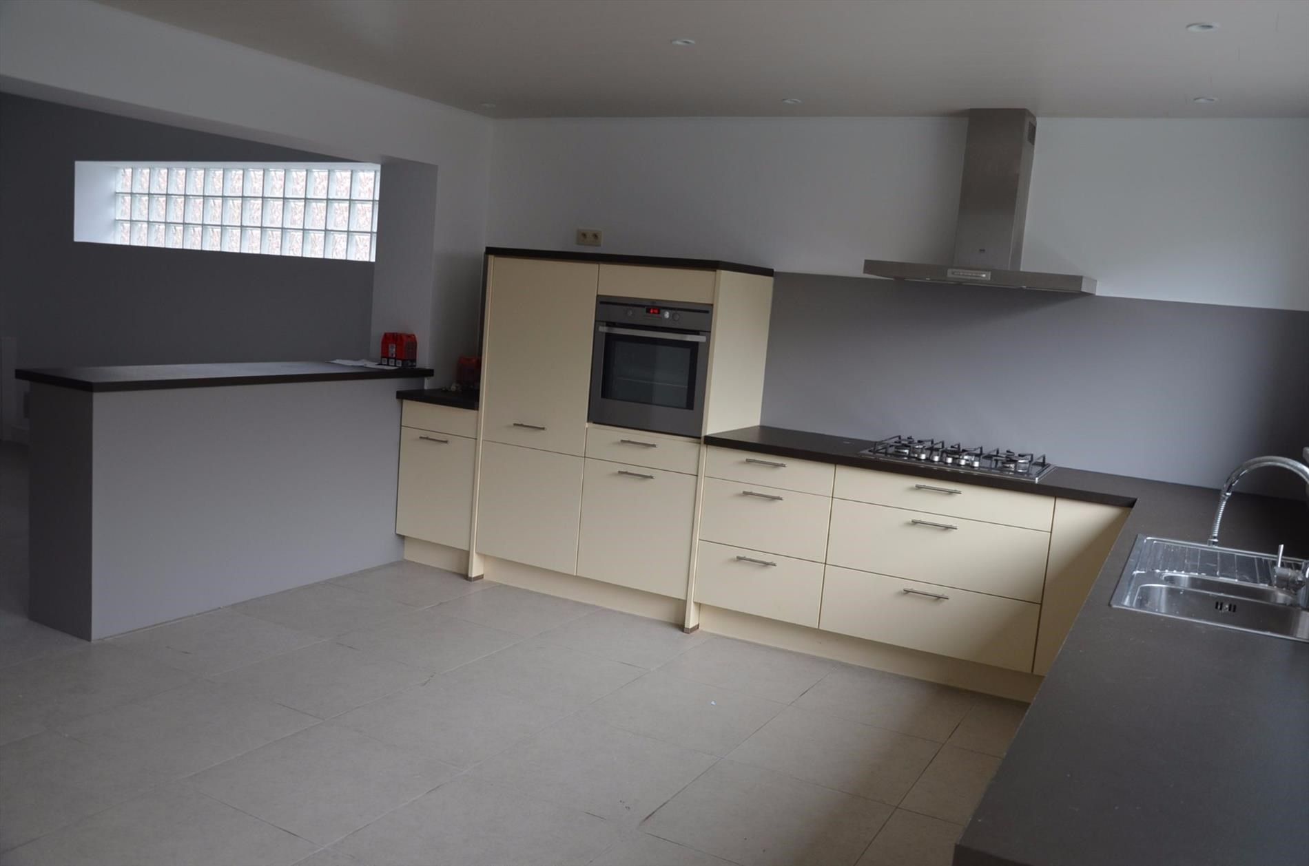 Ruime vernieuwde woning  foto 4