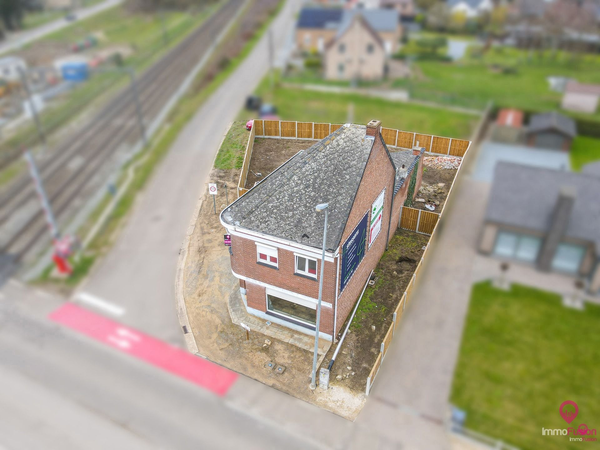 Uniek renovatieproject op centrale ligging met grote tuin! foto 21