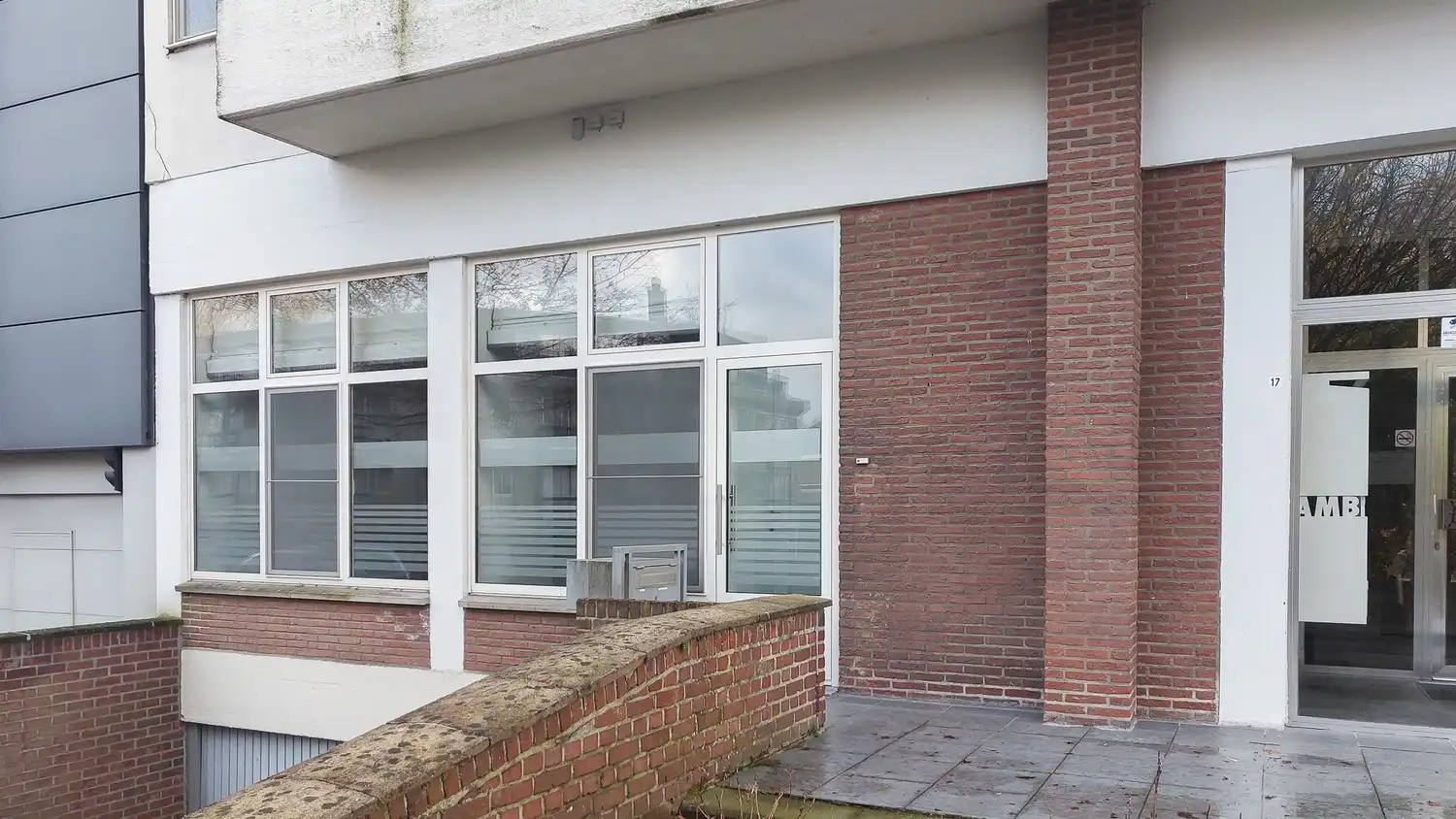 Genk, Jan Habexlaan 17 bus 17 - Goed gelegen, verzorgde kantoorruimte foto {{pictureIndex}}