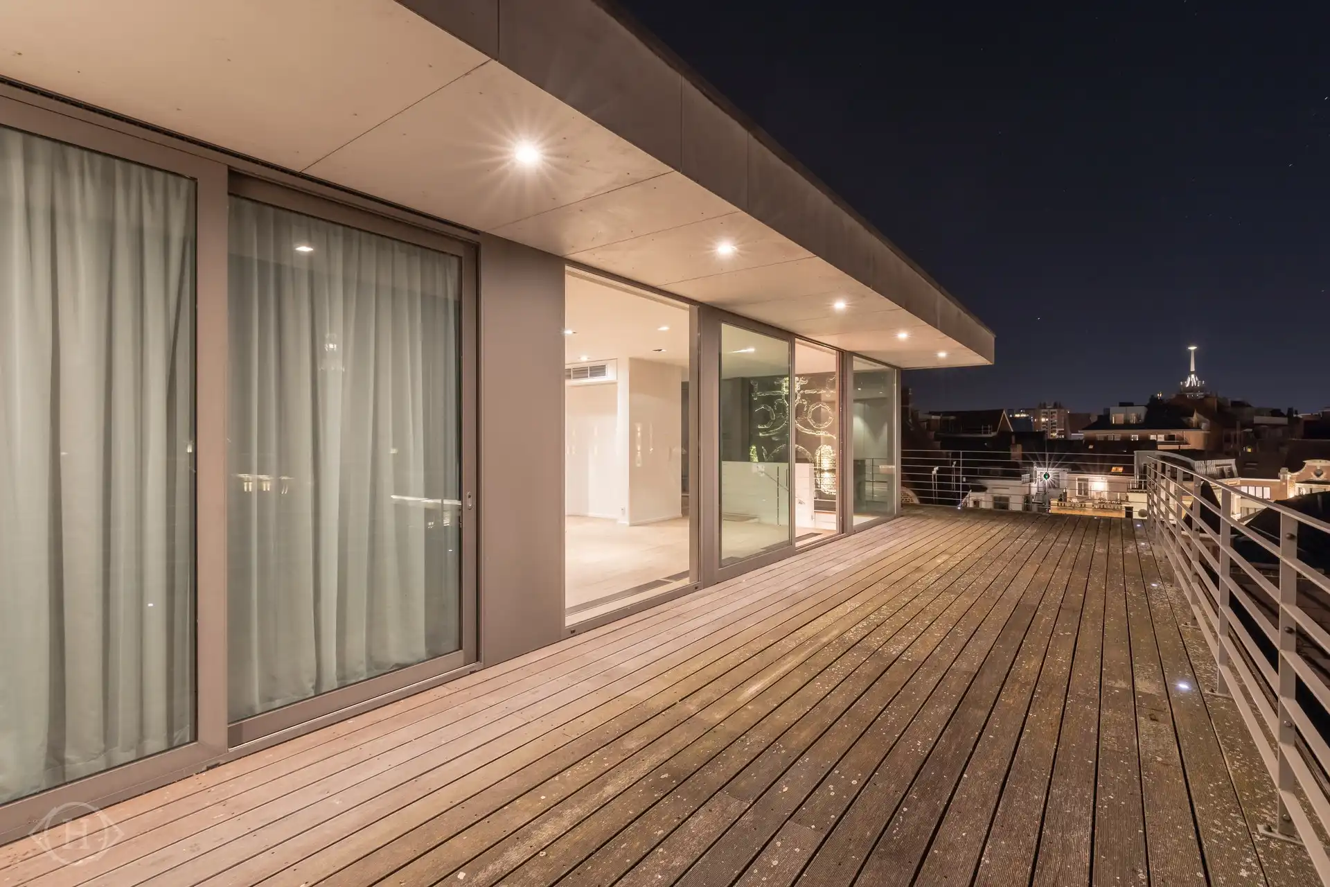 Uniek tweeslaapkamerpenthouse in hartje Leuven foto 3
