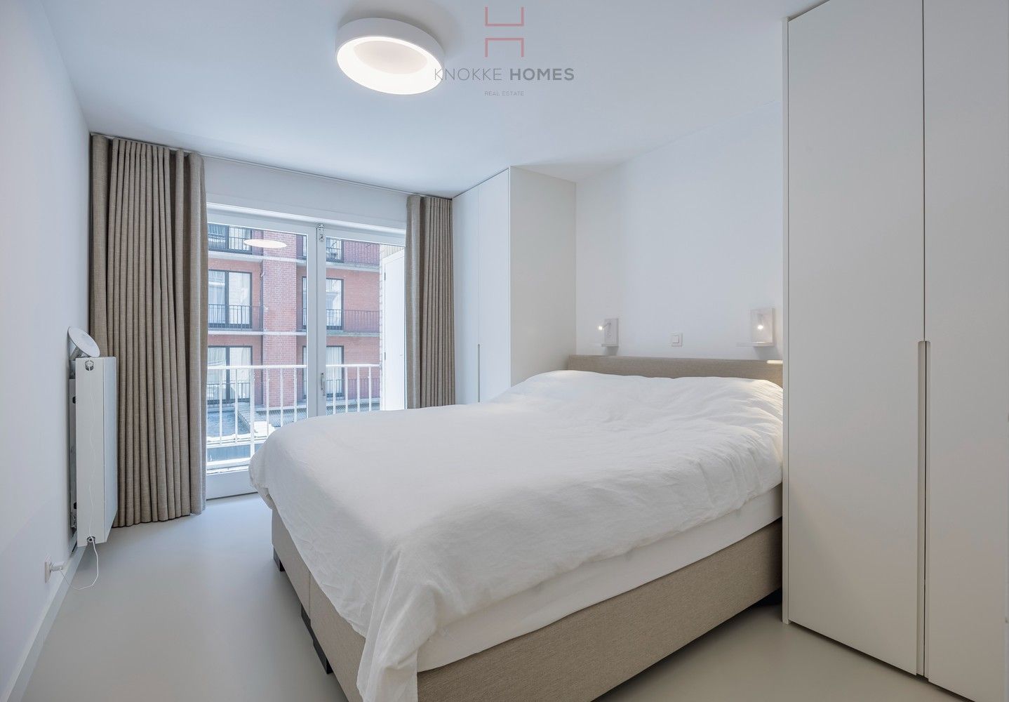 Mooi gerenoveerd vakantie-appartement op de zeedijk in Duinbergen foto 11