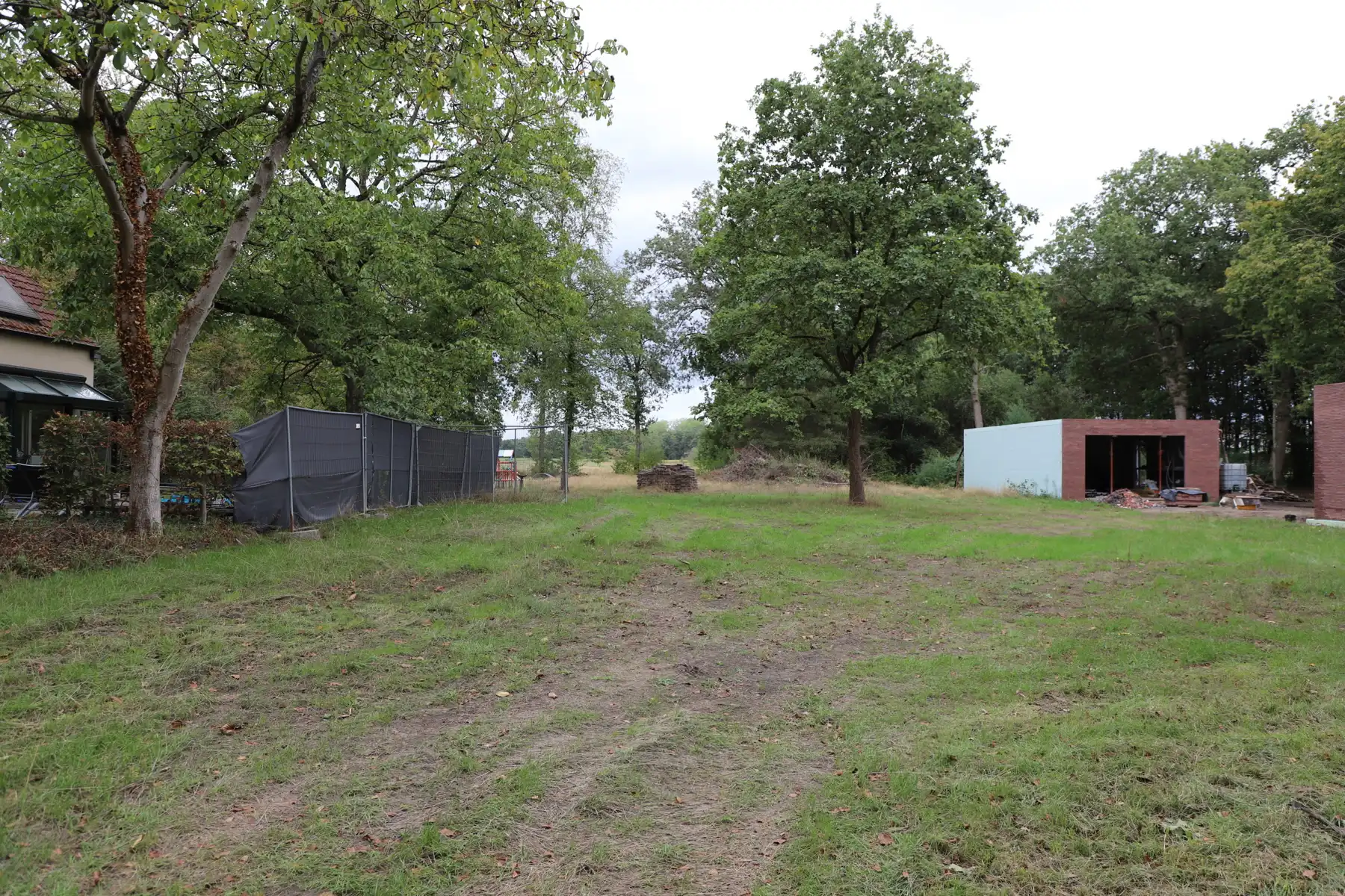 Perceel van 1.342 m² met blijvend groen uitzicht foto 5