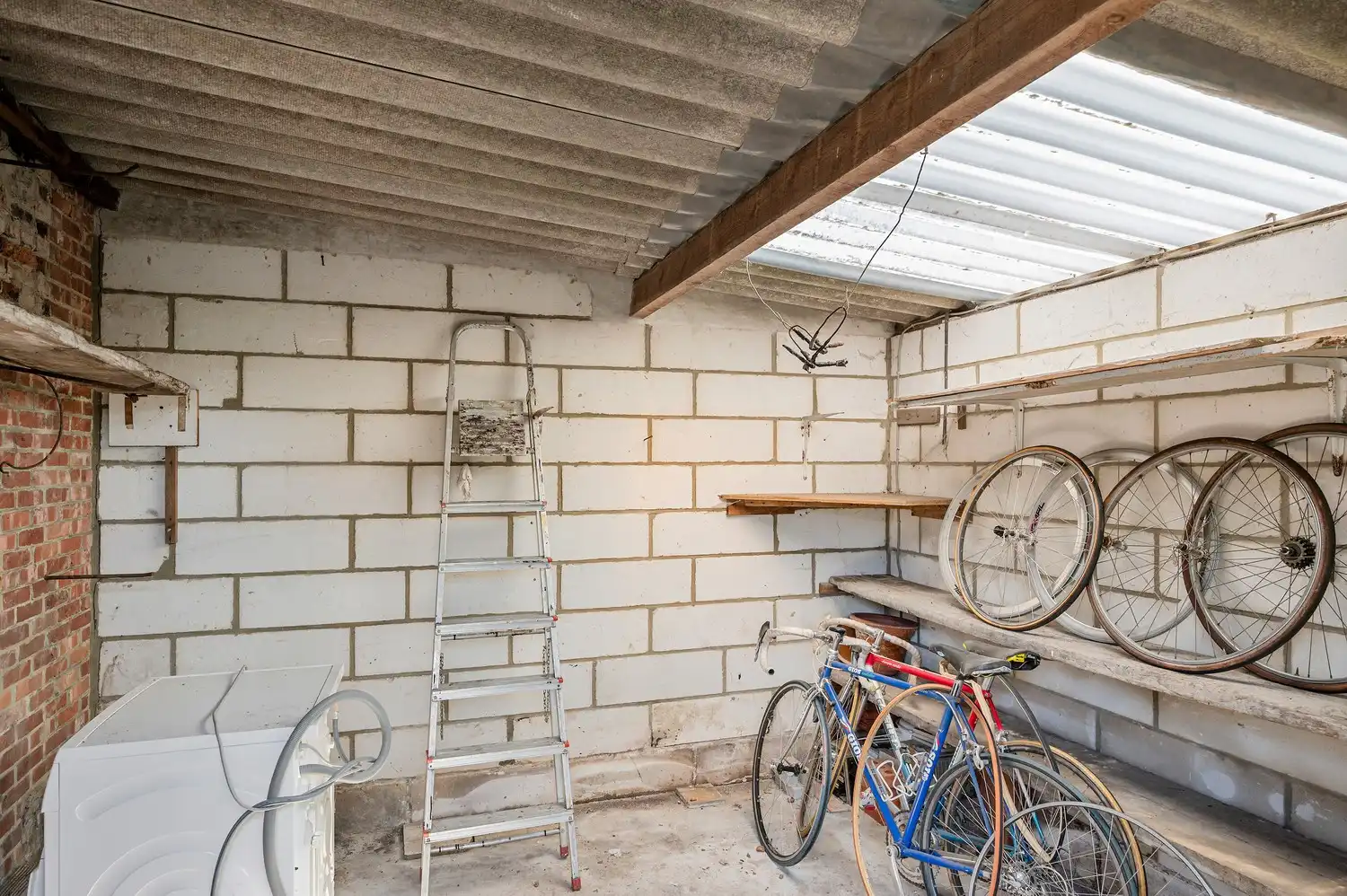 Te renoveren laagbouwwoning met garage, atelier en tuin op een perceel van 451 m². foto 19