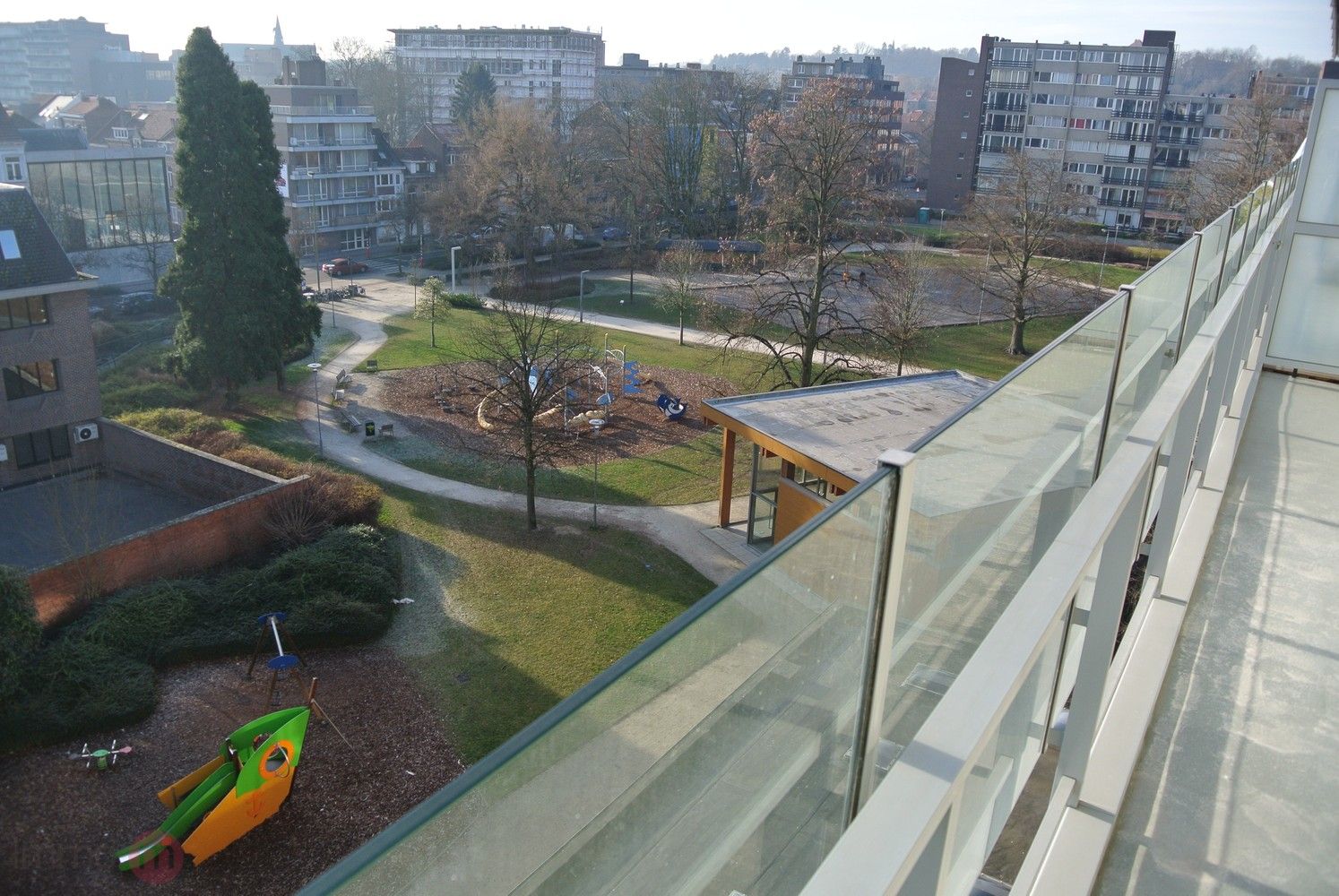 Centraal maar rustig gelegen appartement met drie slaapkamers foto 4