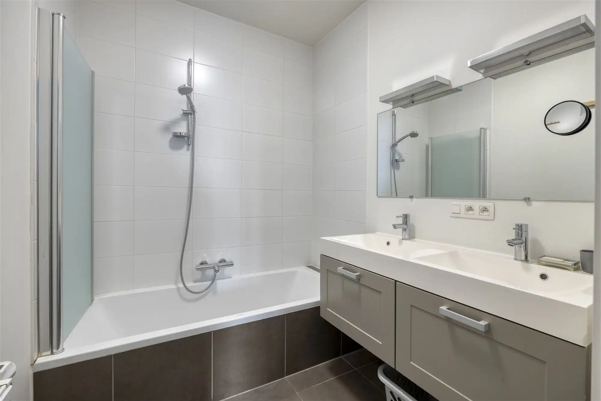 Instapklaar appartement met 2 slpks met terras in centrum Antwerpen foto 13