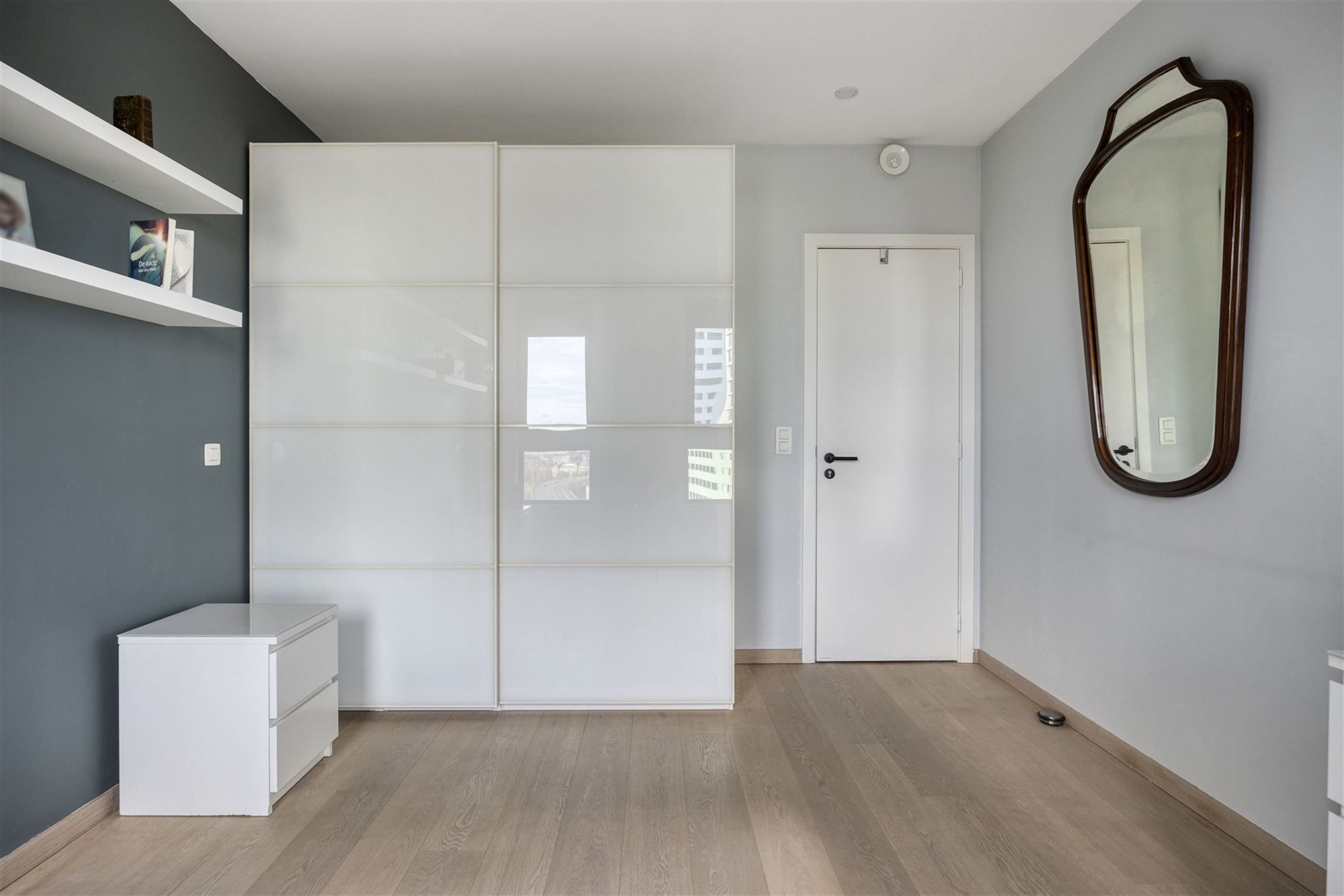 Instapklaar appartement met 2 slpks met terras in centrum Antwerpen foto 13