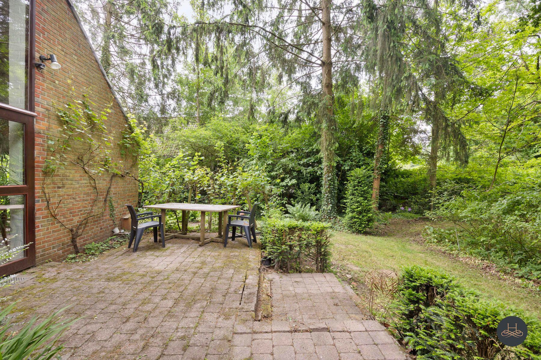 Instapklare gezinsvilla in het groen foto 24