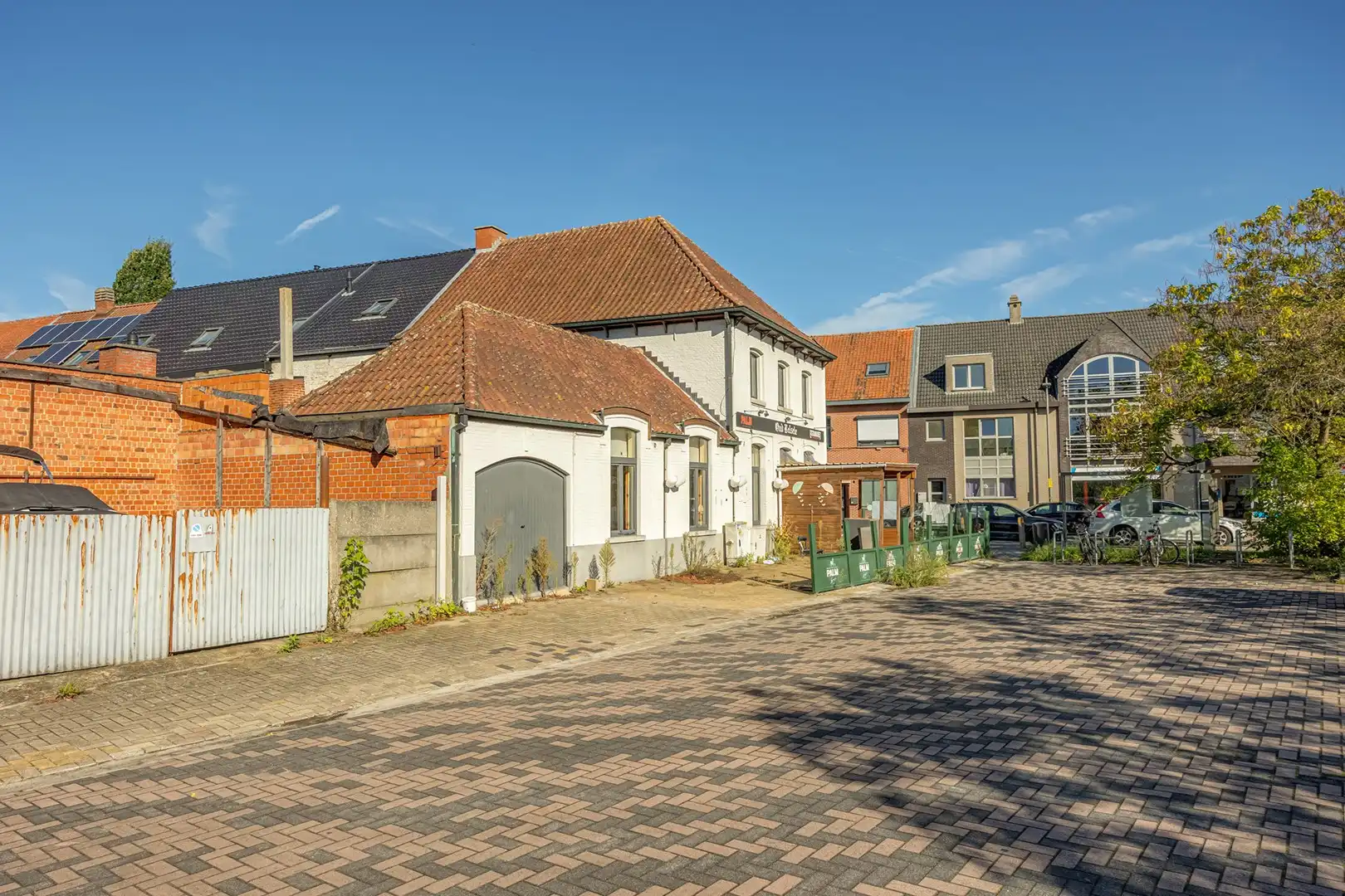 Handelshuis op unieke ligging in Belsele foto 16
