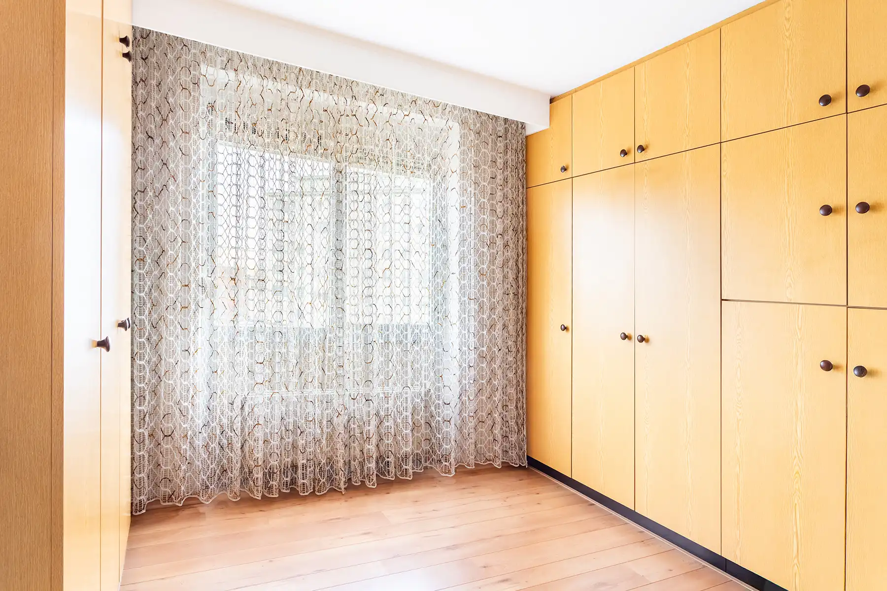 SALES & RENT back. Ruim 3 slpk appartement met terras en P foto 11