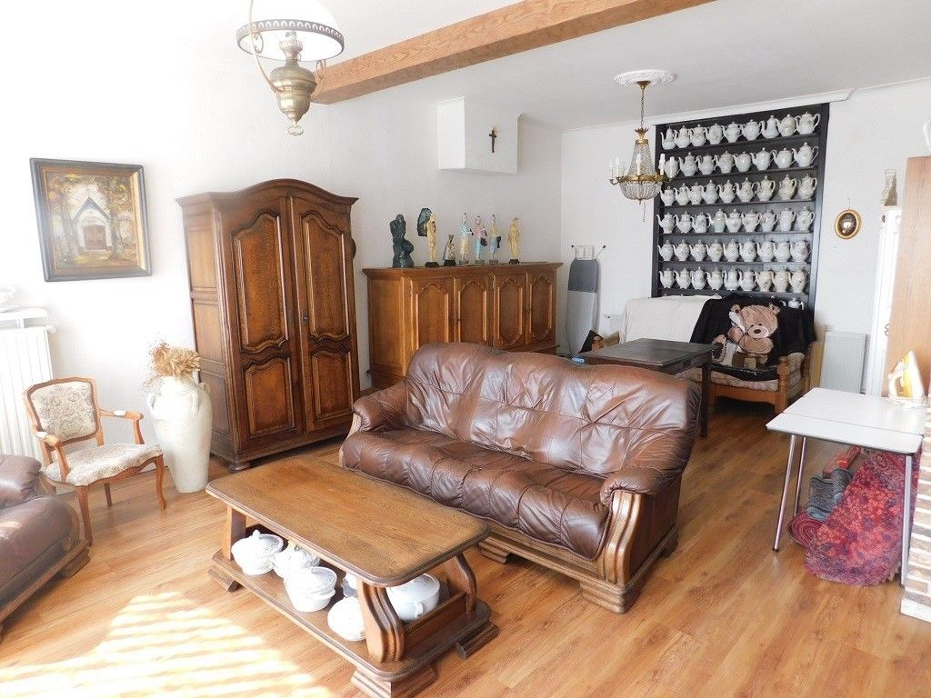 ROESBRUGGE: Grondig te renoveren woonhuis met heel wat ruimte (en dus heel wat mogelijkheden) op een ZW-gericht stuk grond van 454m² totale grondoppervlakte. foto 3