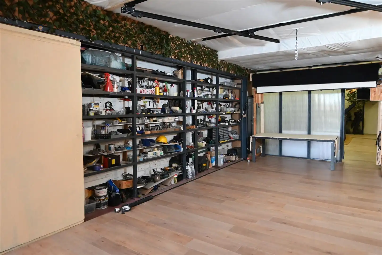 Karaktervolle villa met bijgebouw en ruime parking foto 22