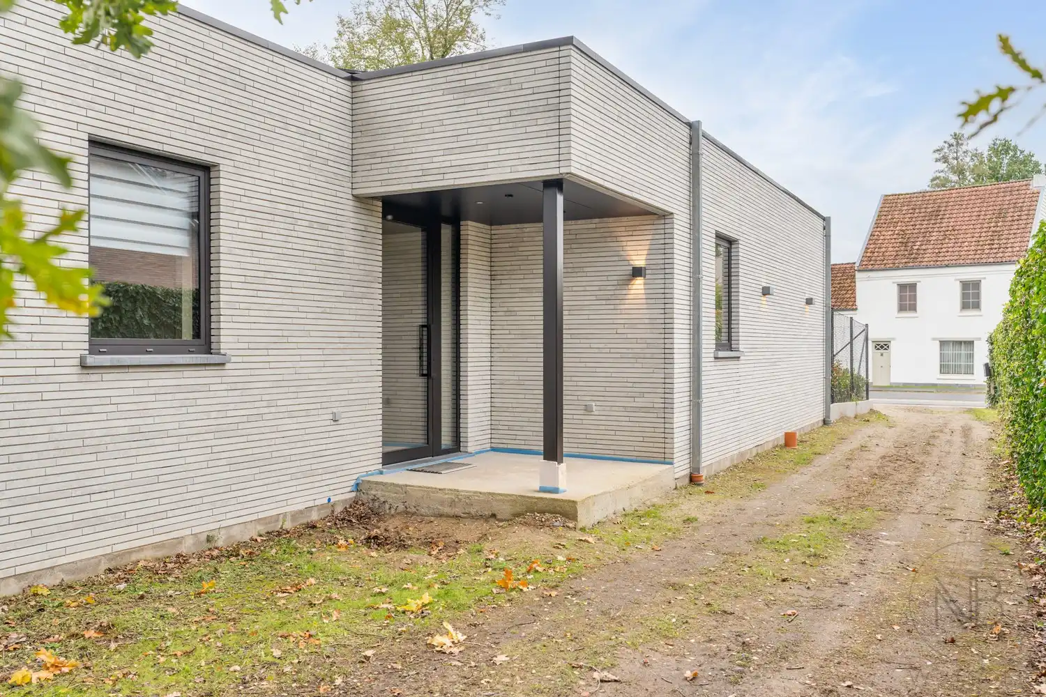 Moderne gelijkvloerse woning in Zonhoven op een perceel van 10a 91ca foto 4