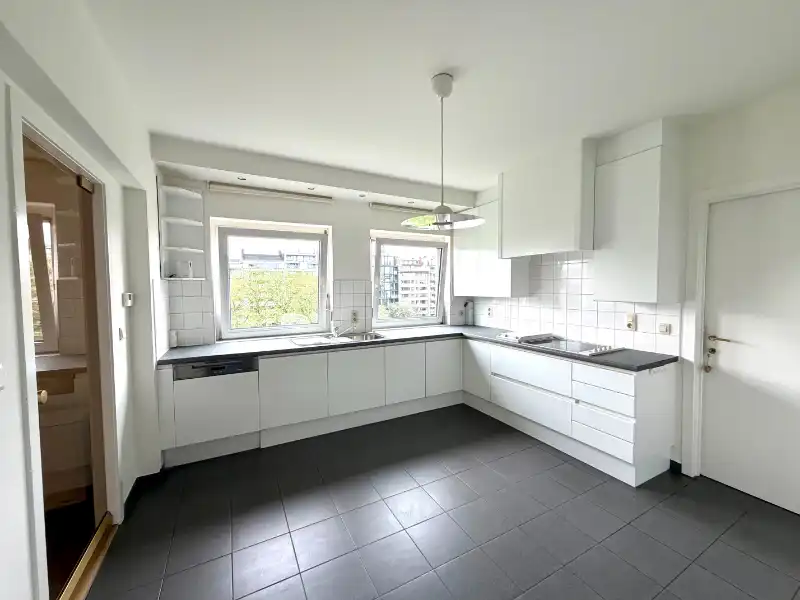 CENTRUM GENT, HEEL RUIM APPARTEMENT MET TERRAS EN GARAGEBOX foto 9