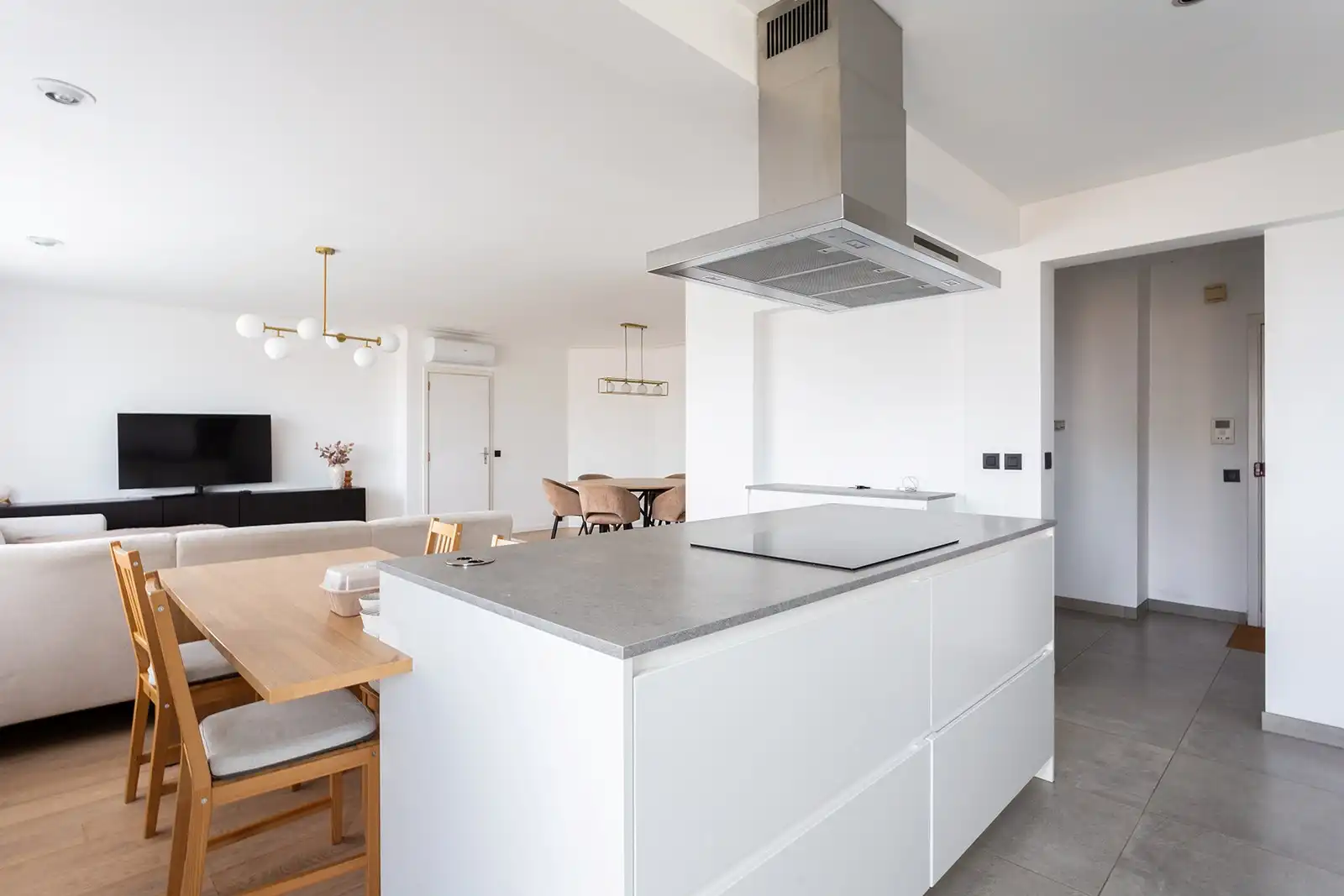 Mooi gerenoveerd 3-slaapkamerappartement met 2 terrassen, garage en 2 kelderbergingen foto 12