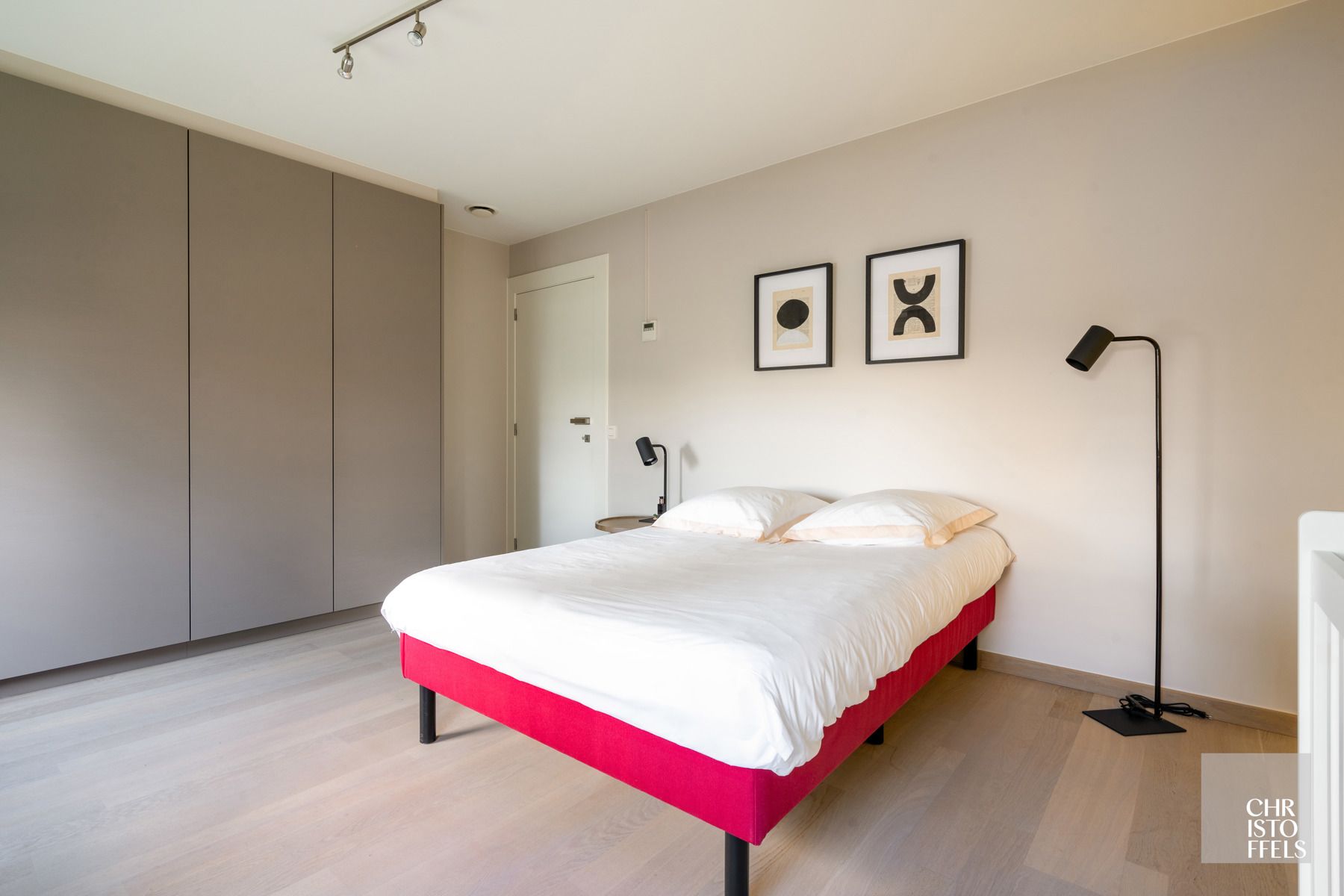 Eigentijdse villa (428m²) met zwembad en 2de woning (187m²)!  foto 18