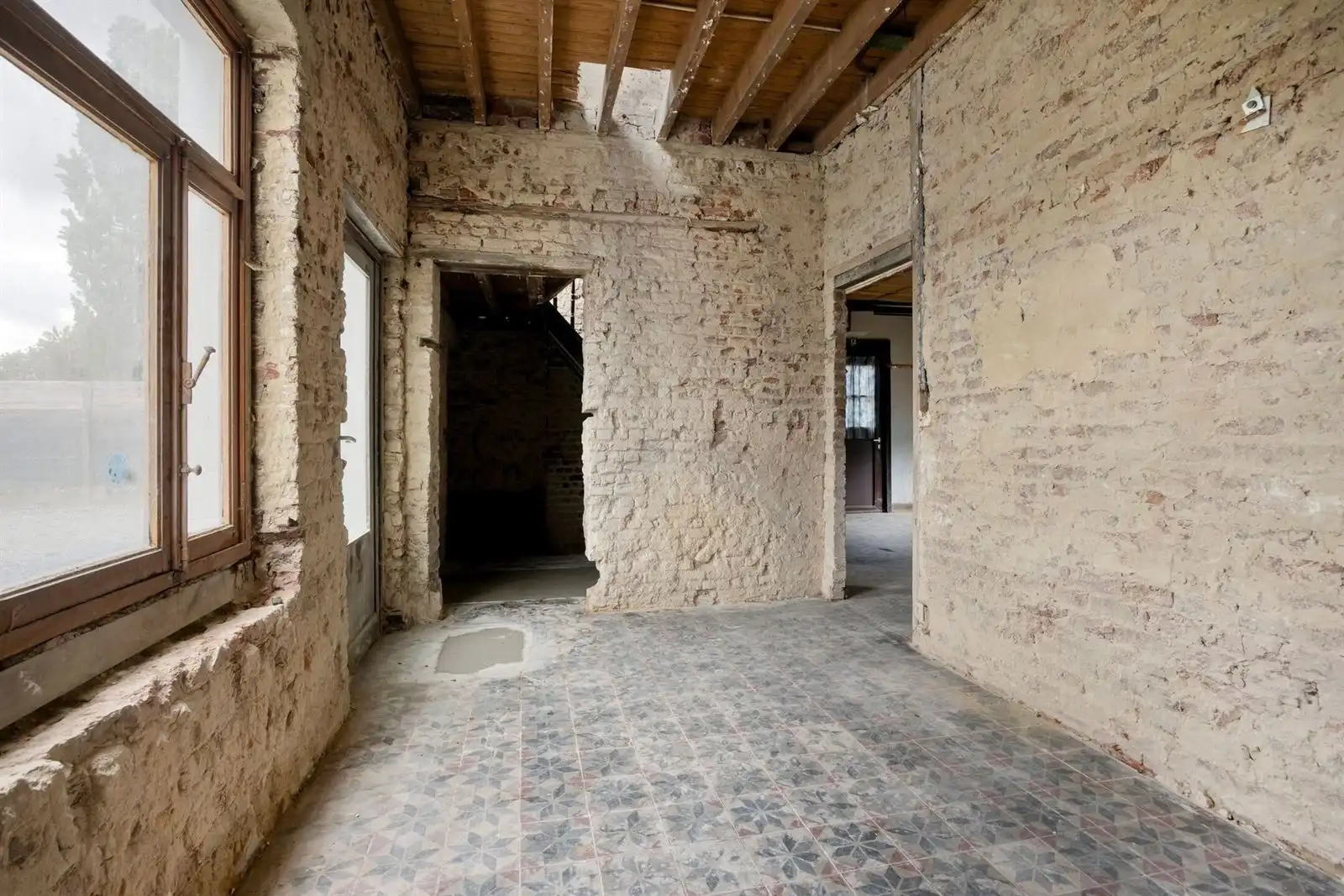 Af te werken 3-gevel woning ( met mogelijkheid tot 4 ruime slaapkamers) te Alsemberg  foto 6