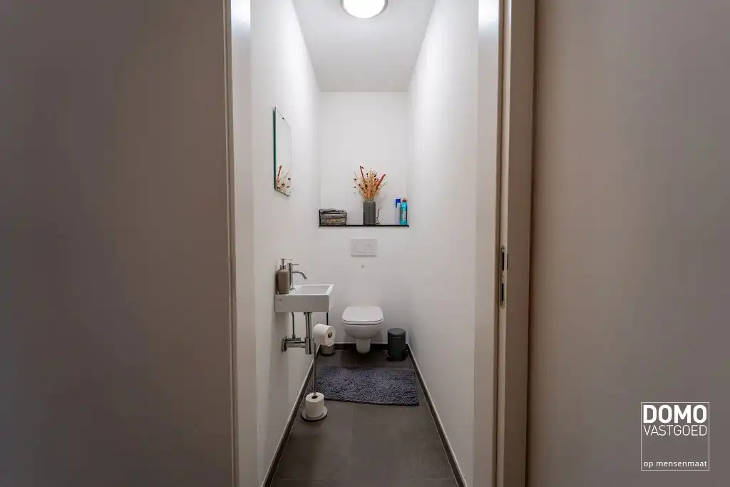 RUIM GELIJKVLOERS APPARTEMENT MET 2 SLAAPKAMERS, TERRAS EN PARKEERGELEGENHEID TE HASSELT (SINT-LAMBRECHTS-HERK) foto 13