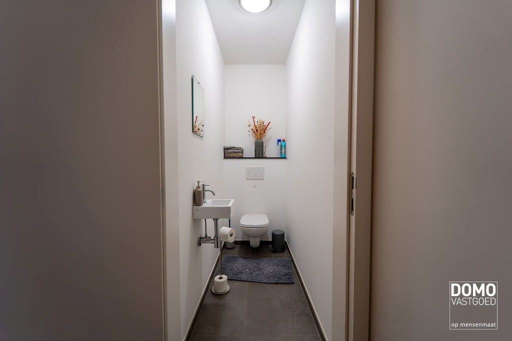 RUIM GELIJKVLOERS APPARTEMENT MET 2 SLAAPKAMERS, TERRAS EN PARKEERGELEGENHEID TE HASSELT (SINT-LAMBRECHTS-HERK) foto 13