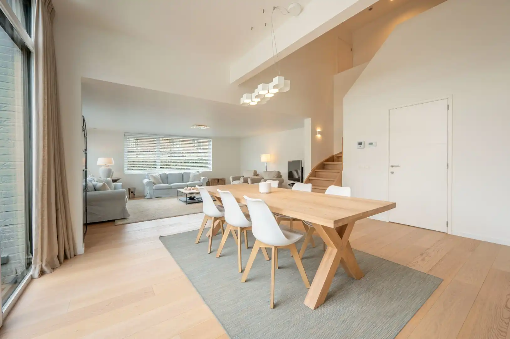 Instapklare woning met 5 slaapkamers aan de Oosthoek. foto 11