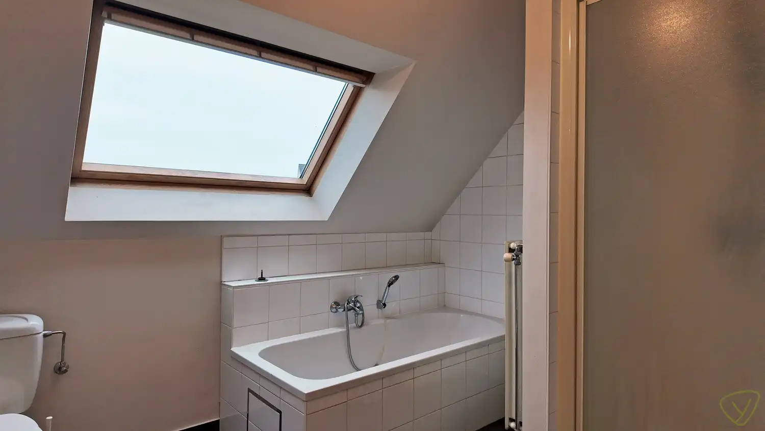 Moderne en gezellige gezinswoning gelegen te Adegem! foto 13