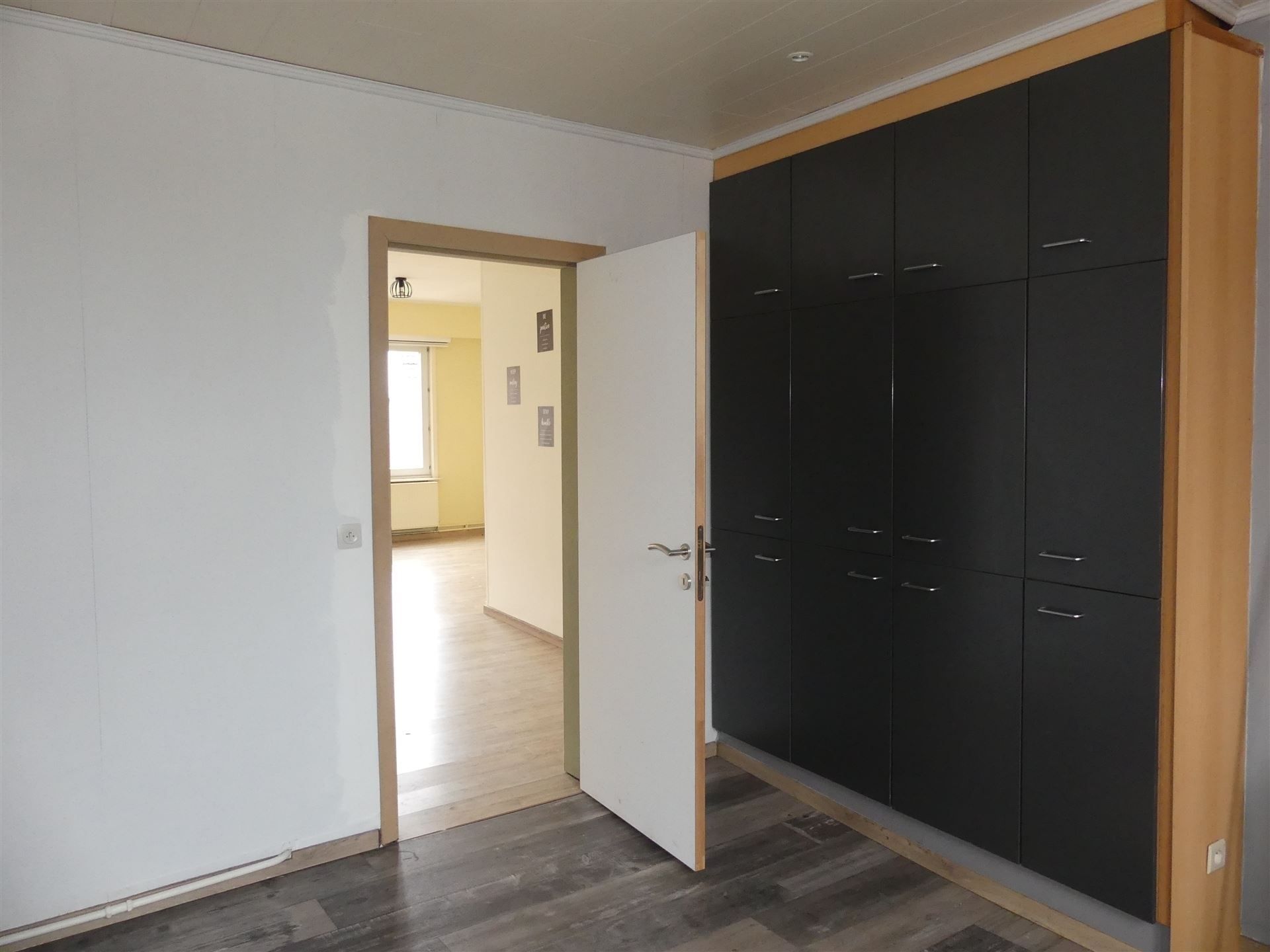 Opbrengstwoning bestaande uit 2 appartementen! foto 6