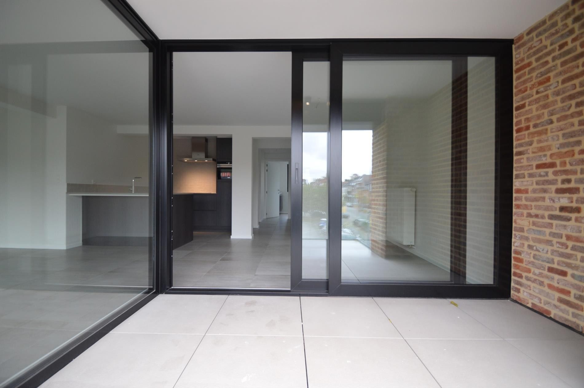  Stijlvol luxueus ingericht appartement met 2 slaapkamers en terras in hartje Hoeselt foto 13