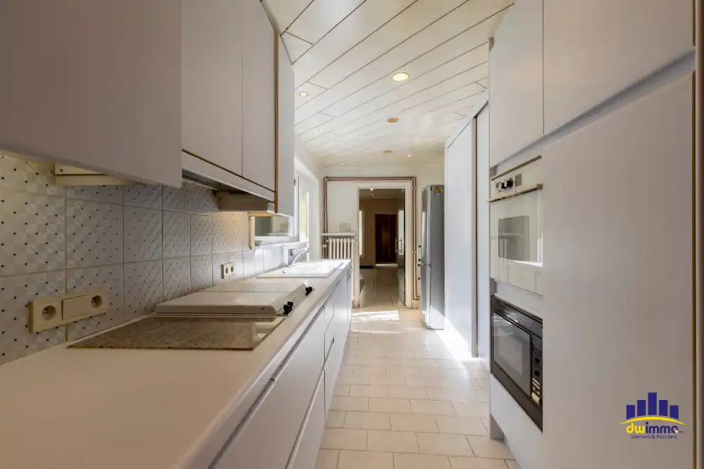Ruime herenwoning van 275 m² met 4 slaapkamers en praktijkruimte foto 8