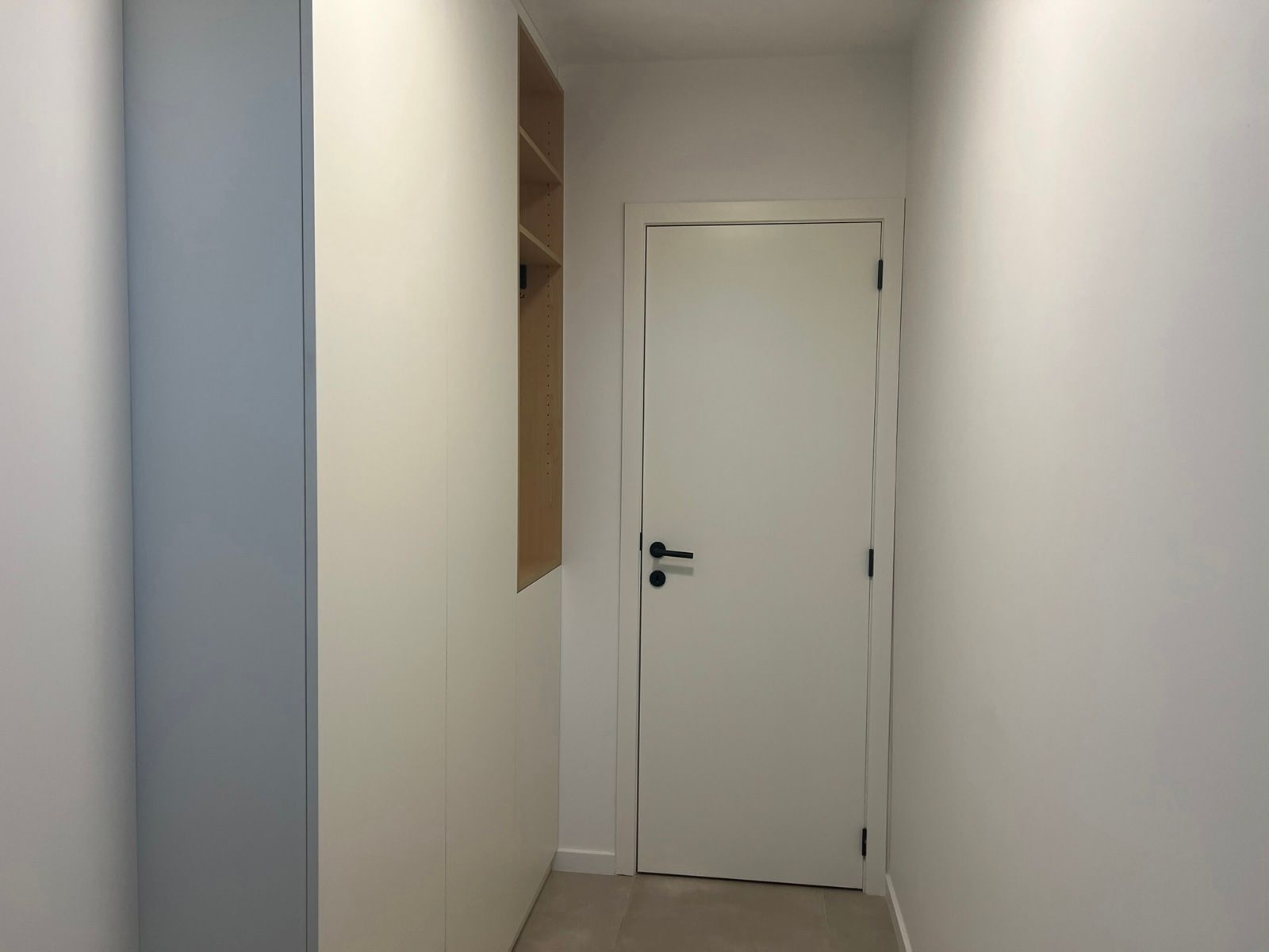 Instapklare nieuwbouwwoning met tuin en carport foto 7