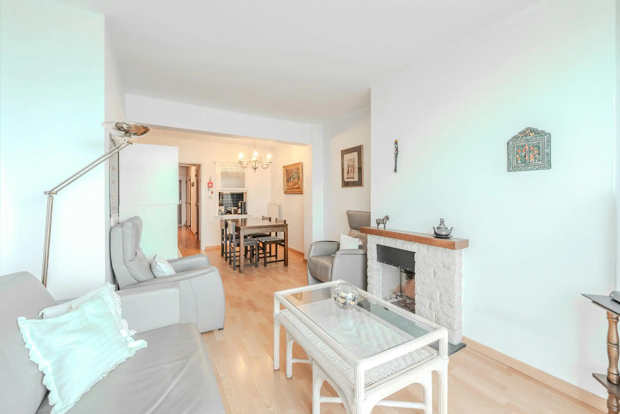 Appartement met 2 slaapkamers en terras op de Zeedijk! foto 4