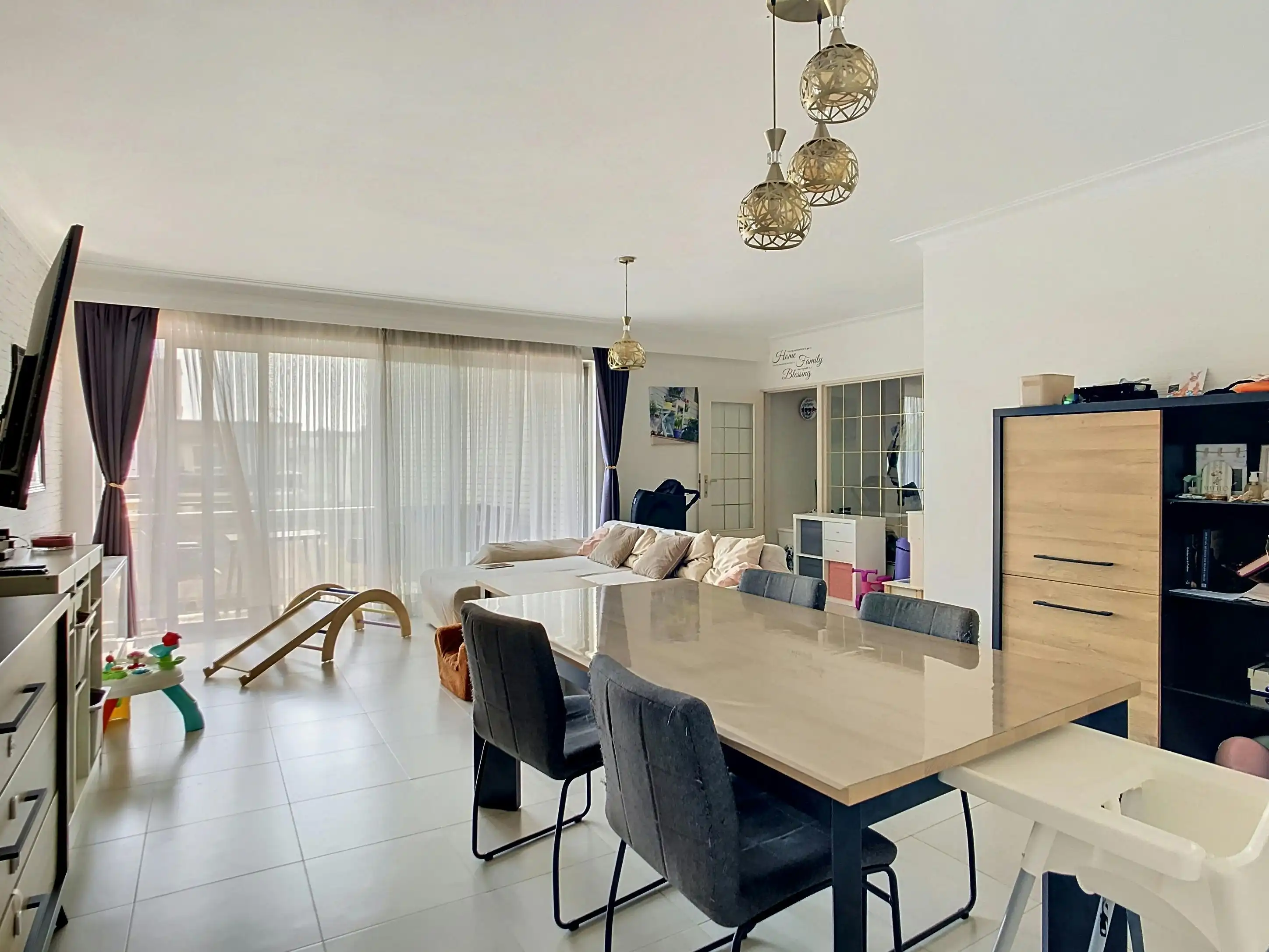 Ruim centraal gelegen appartement in centrum Beveren foto 5