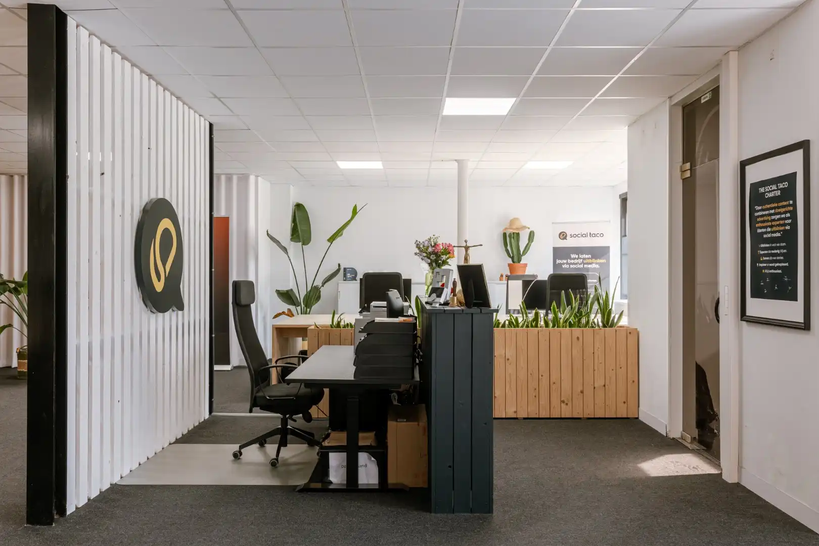 Commercieel gelegen kantoorgebouw  foto 5