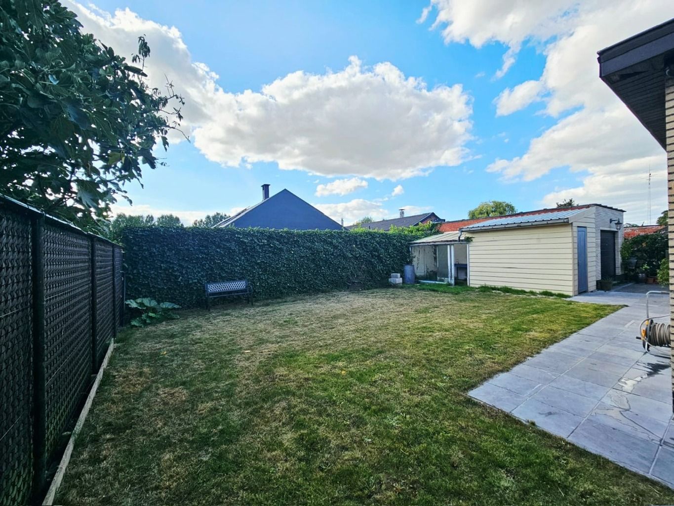 Rustig gelegen bungalow met 3 slaapkamers! foto 24