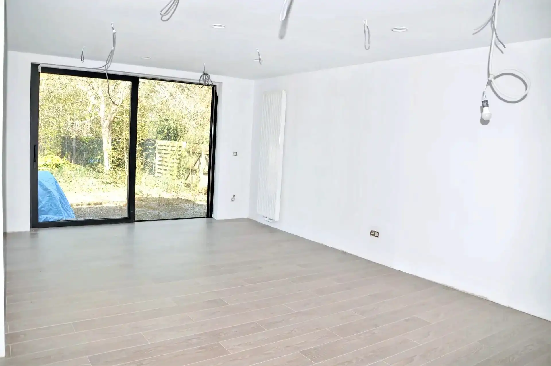 COMMERCIEEL GELIJKVLOERS MET VEEL LICHTINTVAL VAN 130M² IN STEVOORT foto 4