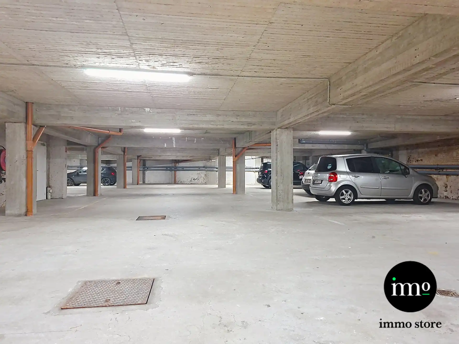 Instapklaar duplex-bureau met 4 parkeerplaatsen foto 24