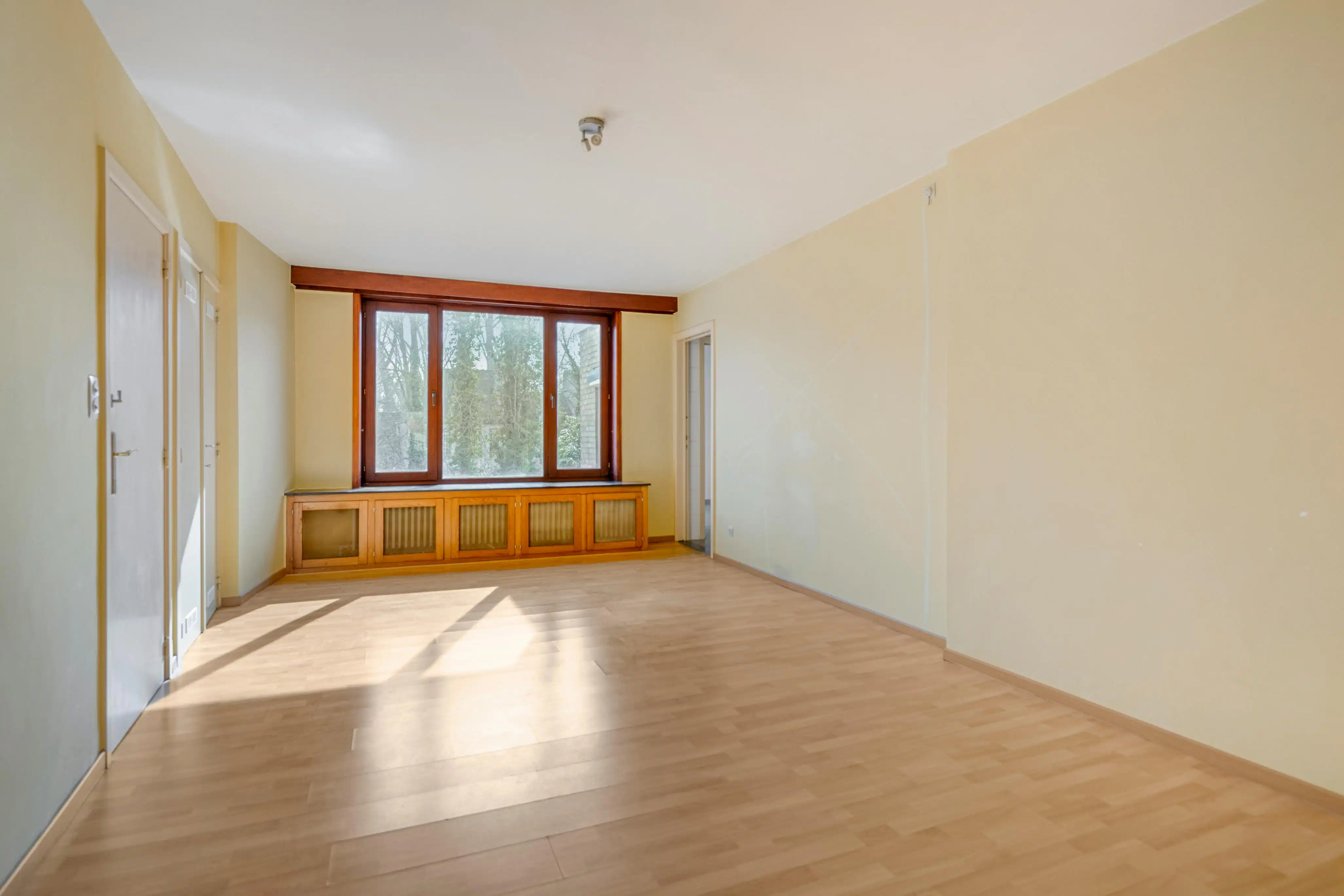 Te renoveren huis met inpandige garage (5) in hartje Brugge foto 9