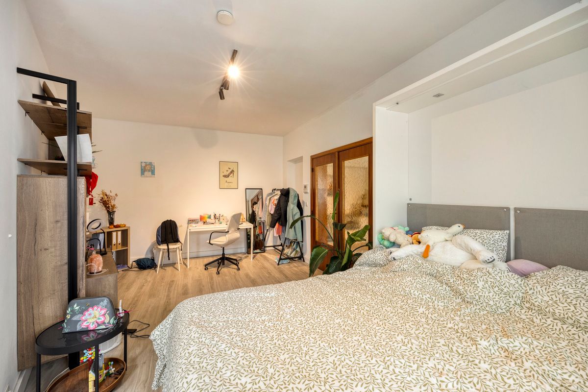 Charmant en ruim appartement met stadstuin foto 17