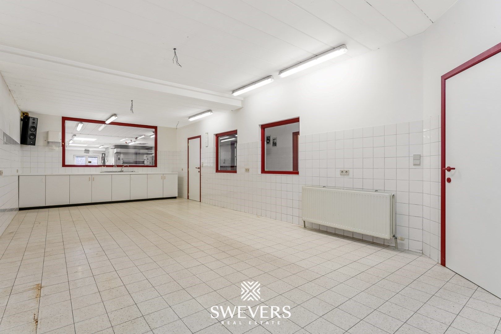 Multifunctioneel handelspand met instapklare woonst van 498m²  foto 9