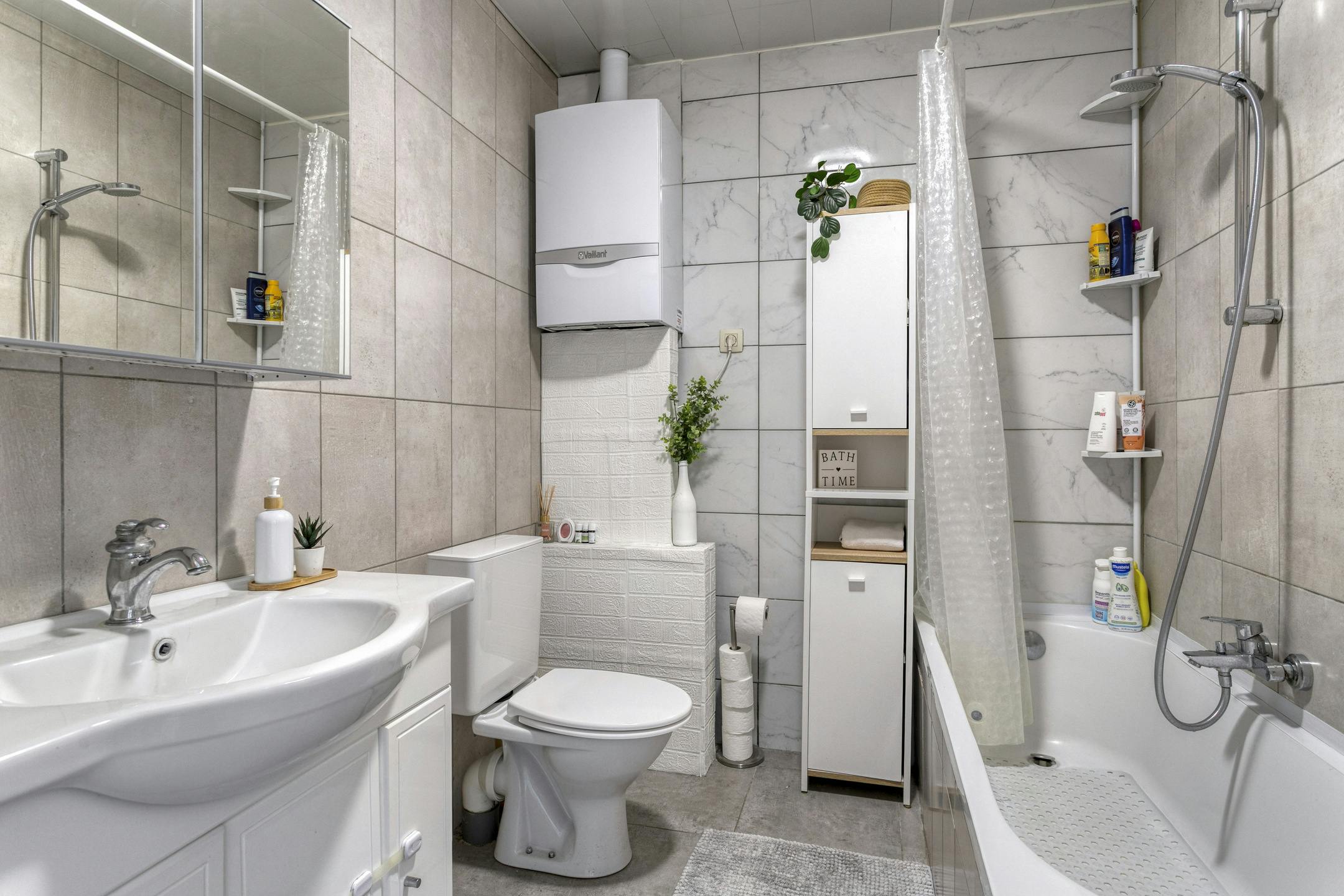 Instapklaar huis met 3 slaapkamers te koop in Kortrijk! foto 8