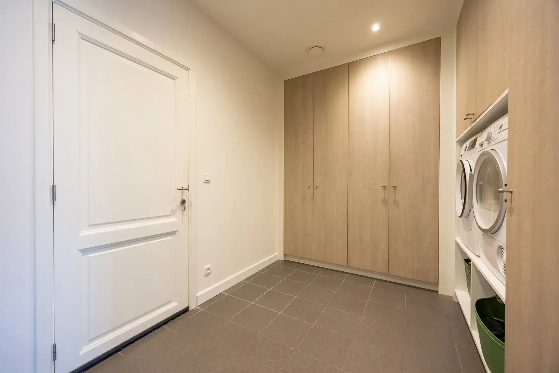 Ruime gezinswoning met tuin en 3 slaapkamers. foto 12