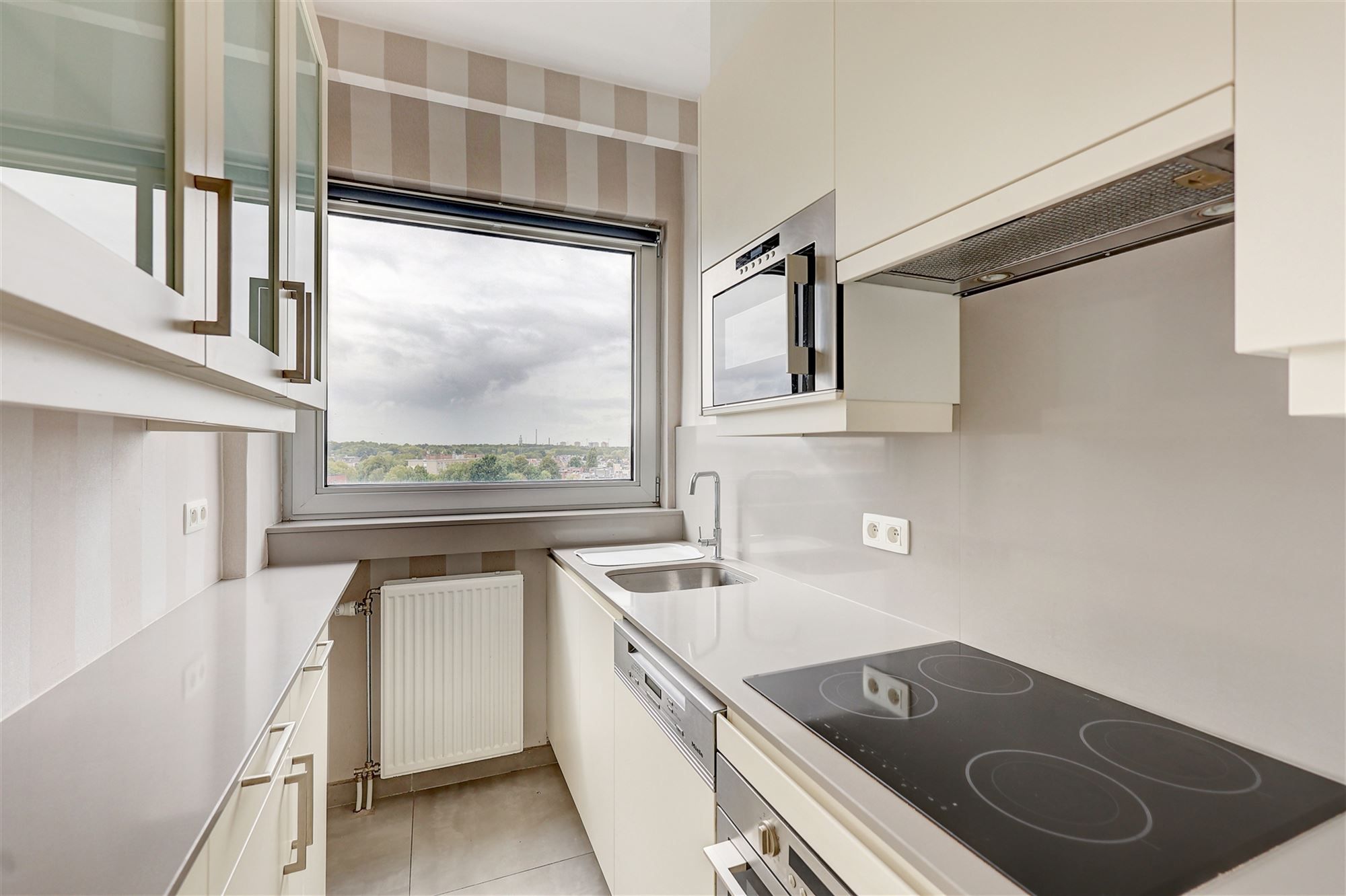 Appartement met 3 slaapkamers, terras en parking op de Bist foto 7