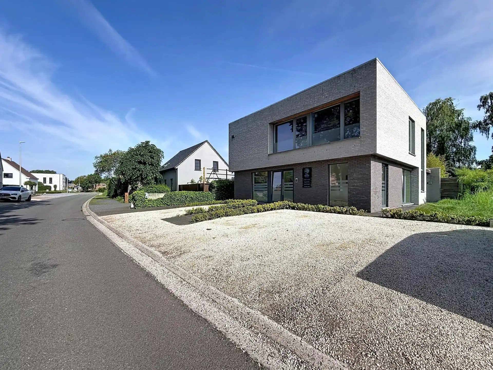 Moderne woning met 3 slaapkamers en praktijk of kantoorruimte op mooi perceel foto 46
