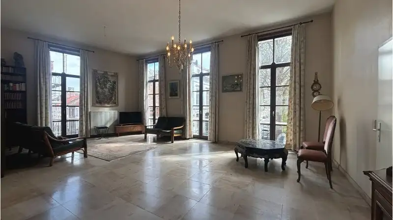 Ruim en comfortabel 3-slaapkamerappartement met GARAGE te huur in Brugge foto 3