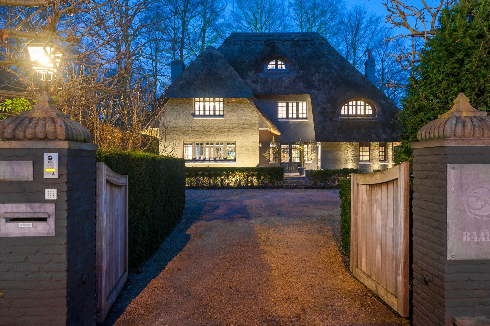 PRACHTIGE EN UNIEKE VILLA MET RIETEN DAK foto 14
