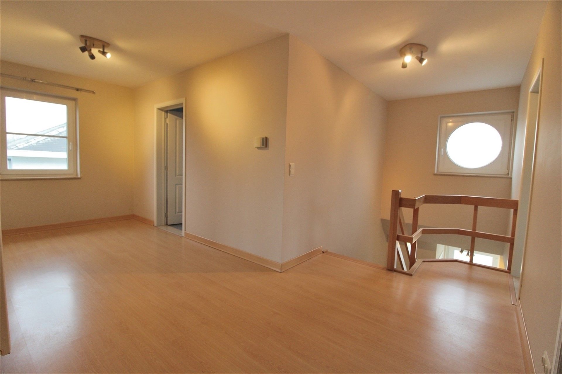 Rustig gelegen villa met ruime tuin foto 25